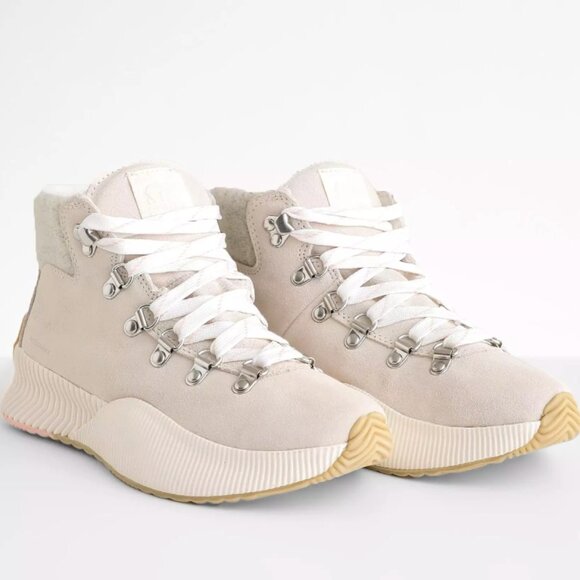 SOREL Out N About™ III Conquest Leather Boot - Picture 2 of 7